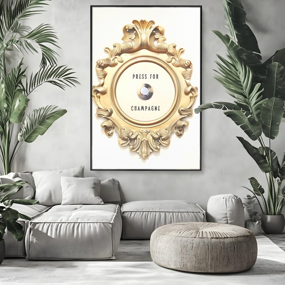 Tablou canvas cu tablou canvas cu buton auriu, in rama de aluminiu negru, pe perete intr-un living